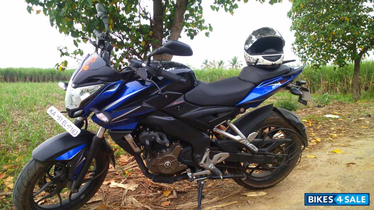 Bajaj Pulsar 200 NS