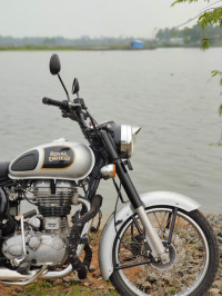 Royal Enfield Classic 500