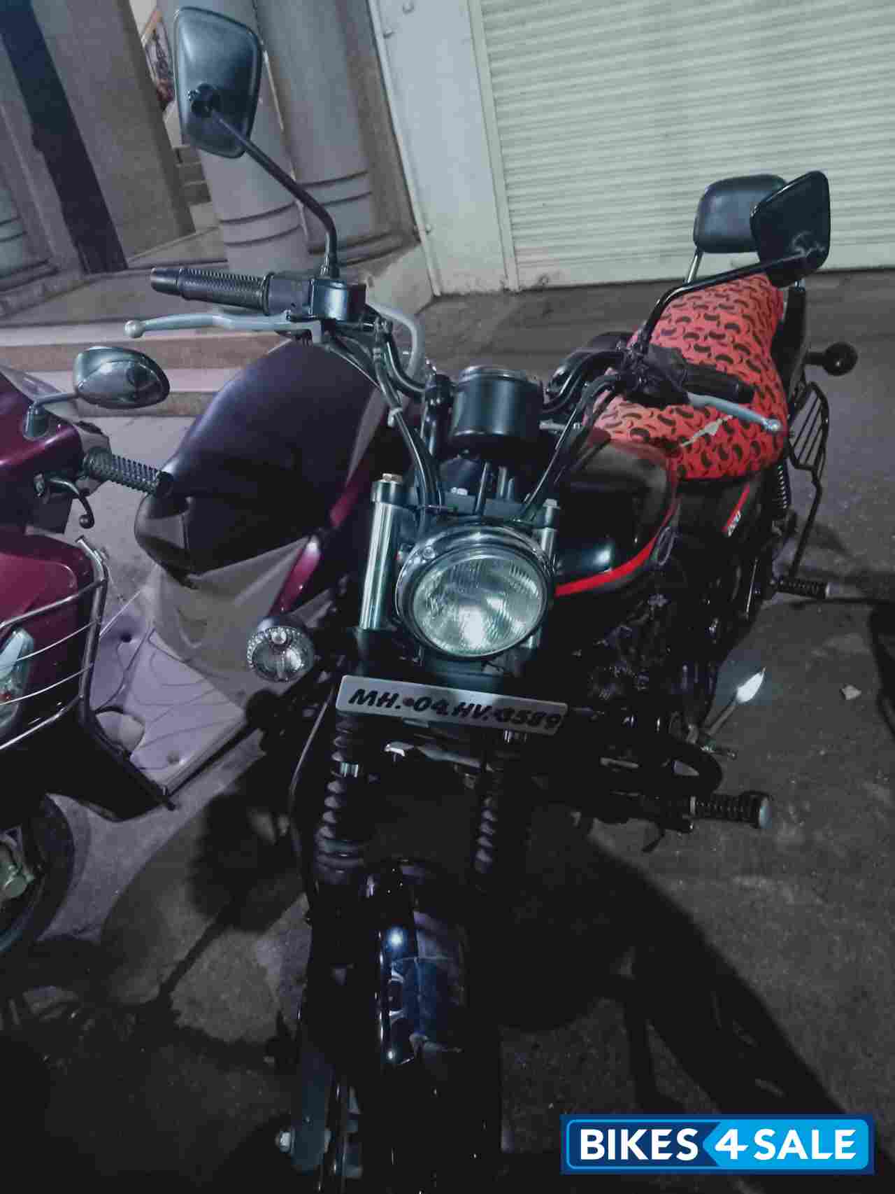 Black Bajaj Avenger Street 220