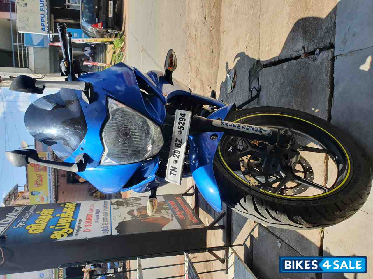 Blue Suzuki Gixxer SF