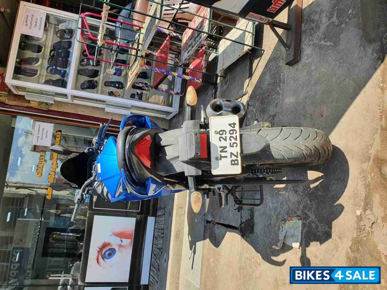 Blue Suzuki Gixxer SF