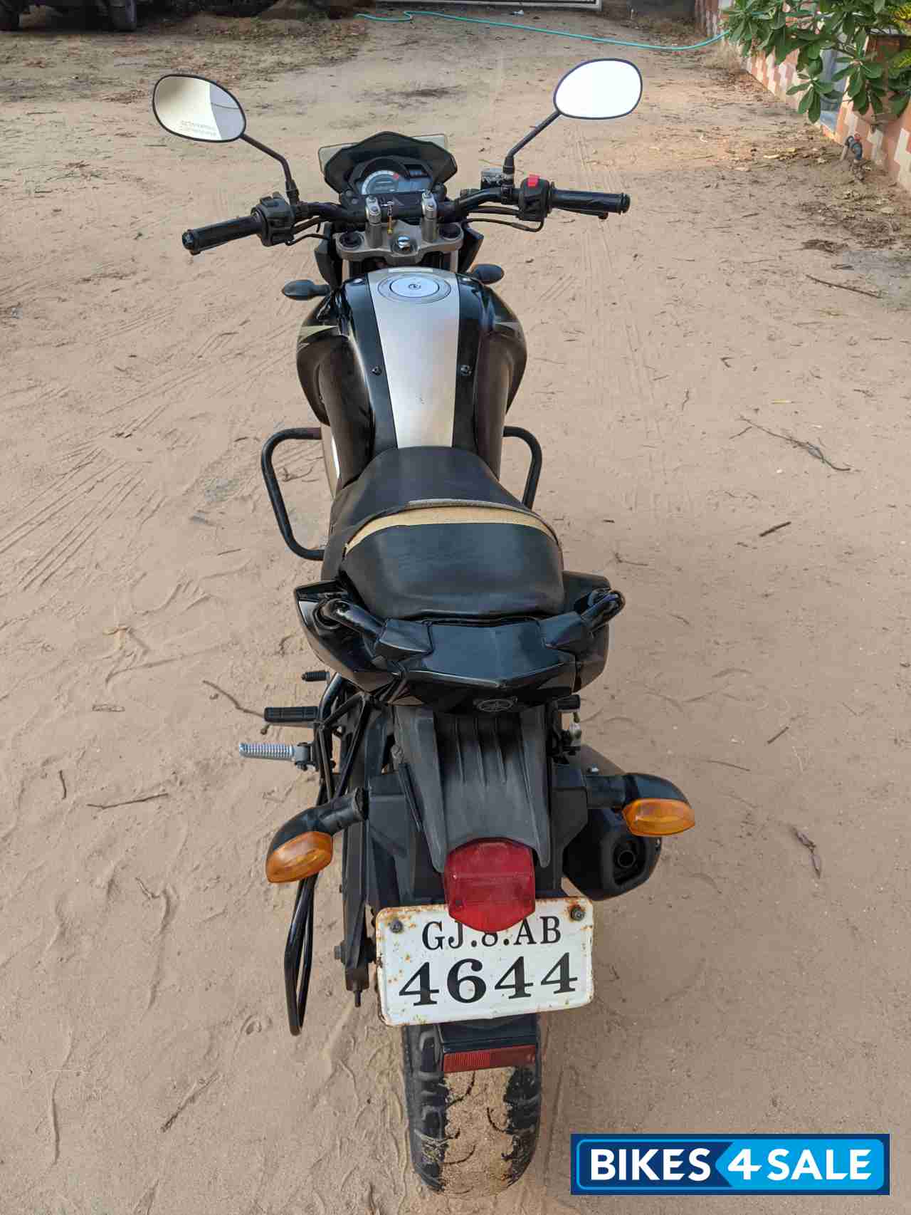 Black/golden Yamaha FZ-S