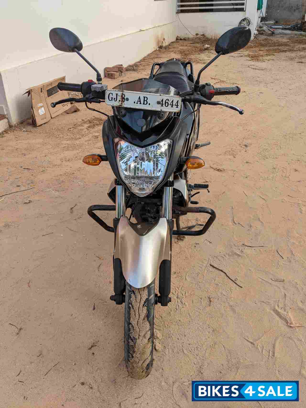 Black/golden Yamaha FZ-S