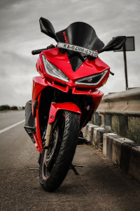 Yamaha YZF R15 V2 2011 Model