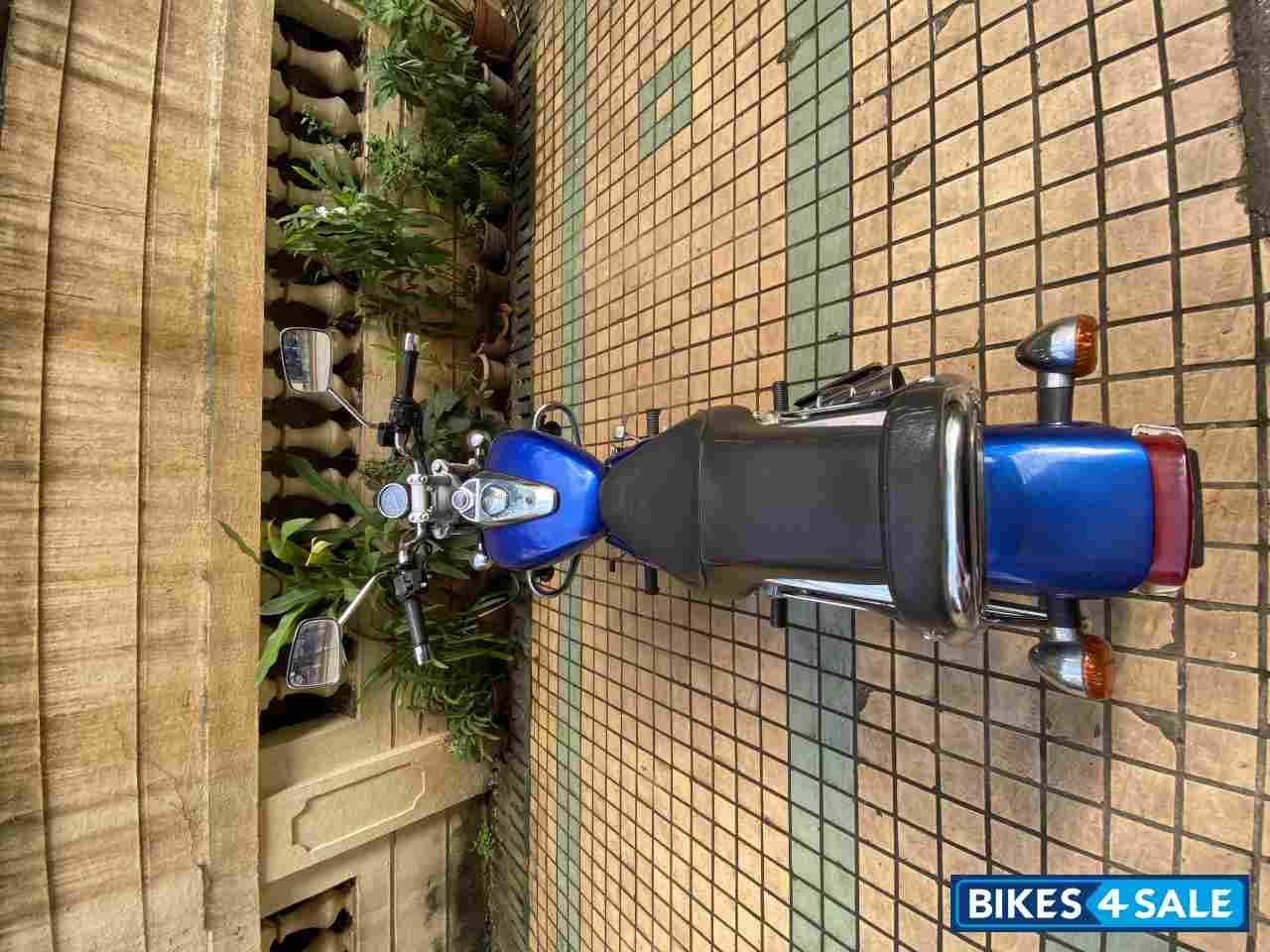 Bajaj Avenger 220 DTS-i Bajaj Avenger 220 DTS-i