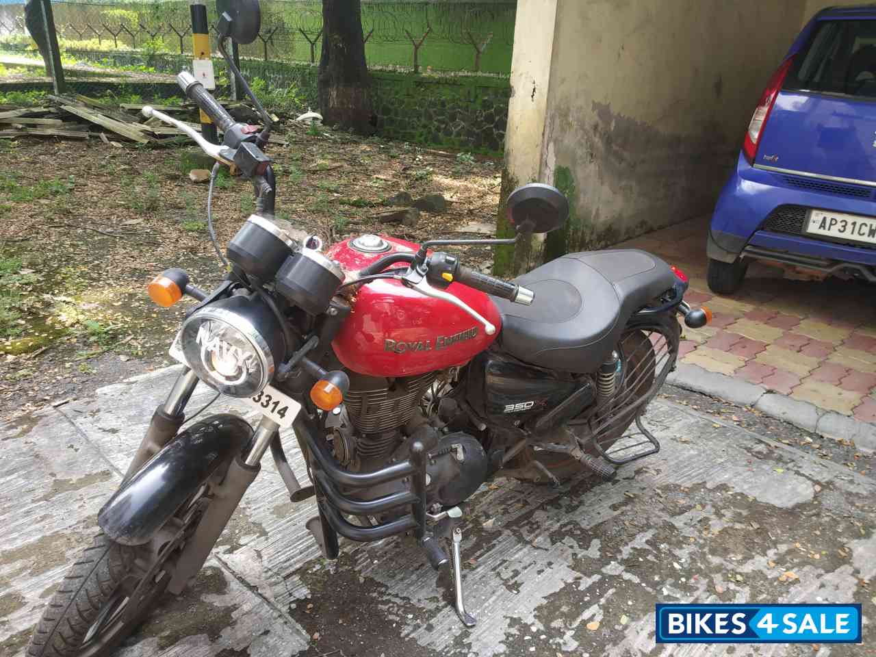 Red Royal Enfield Thunderbird X 350