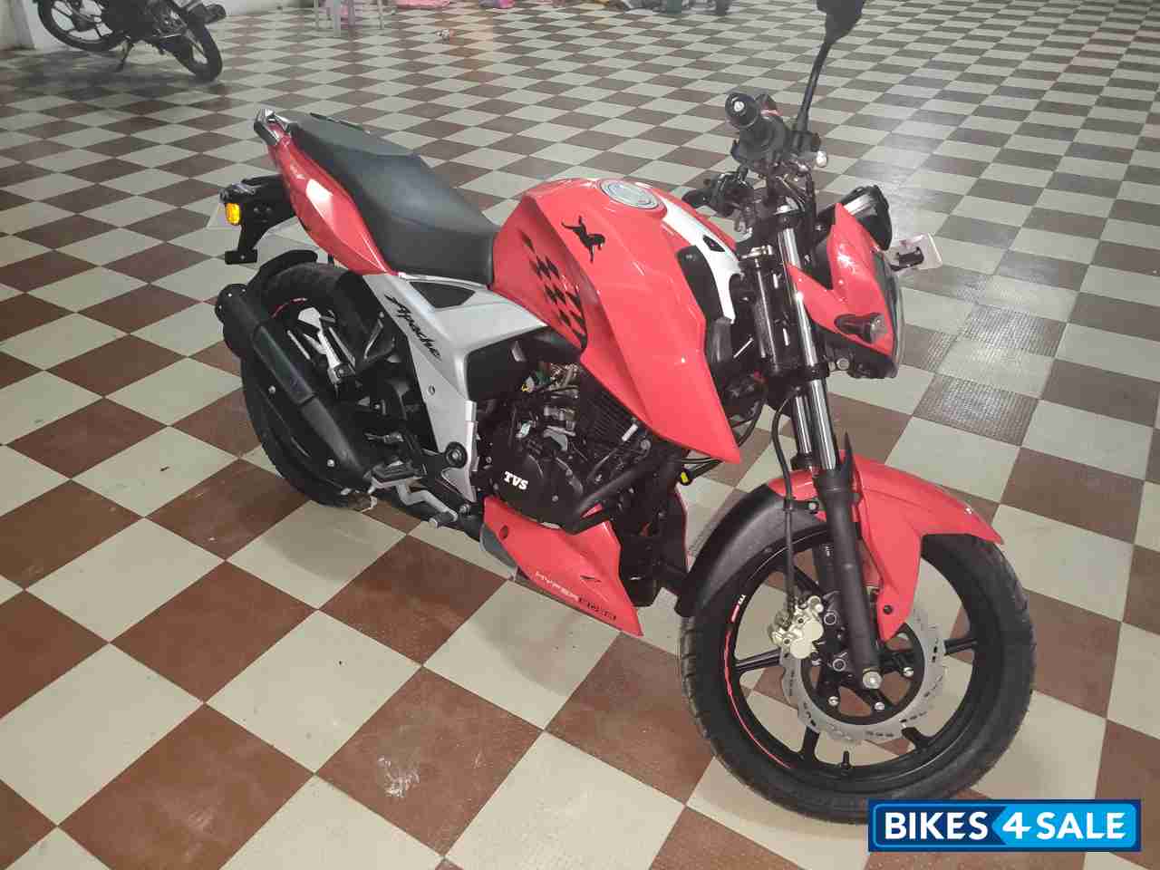 TVS Apache RTR 160 4V