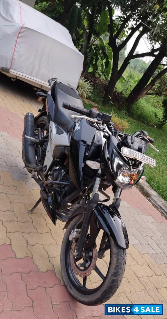 Black TVS Apache RTR 160 4V
