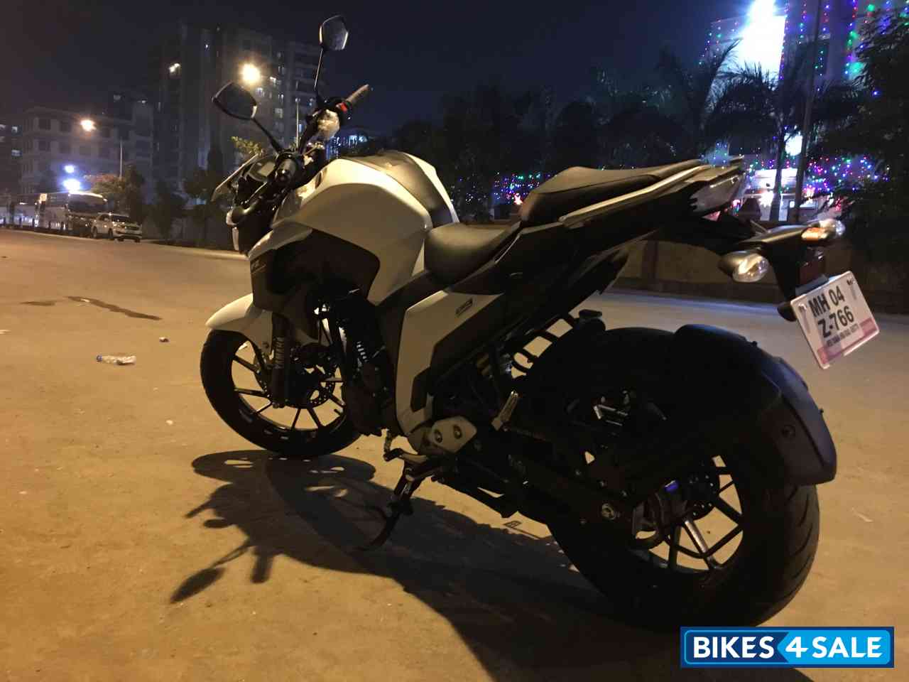 Bluish White Yamaha FZ25