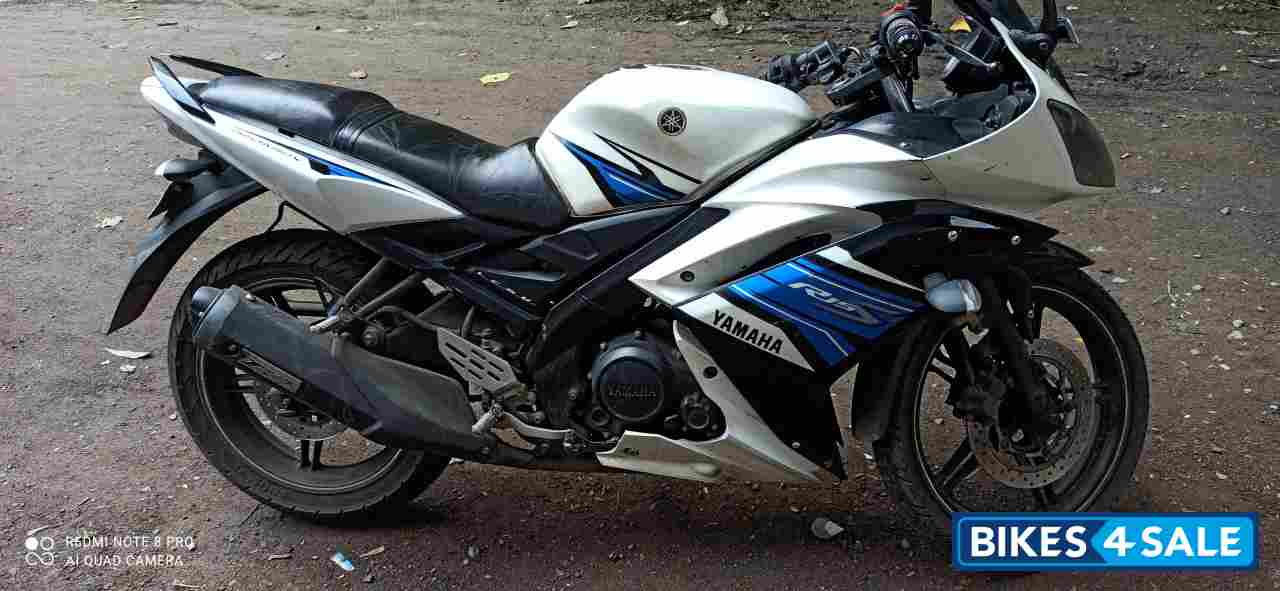 White Yamaha YZF R15 S