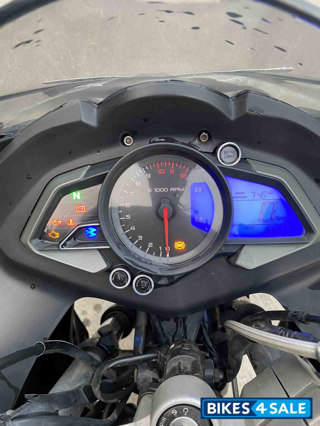 Bajaj Pulsar RS 200 ABS