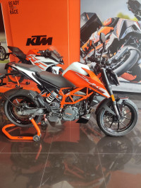 KTM Duke 125