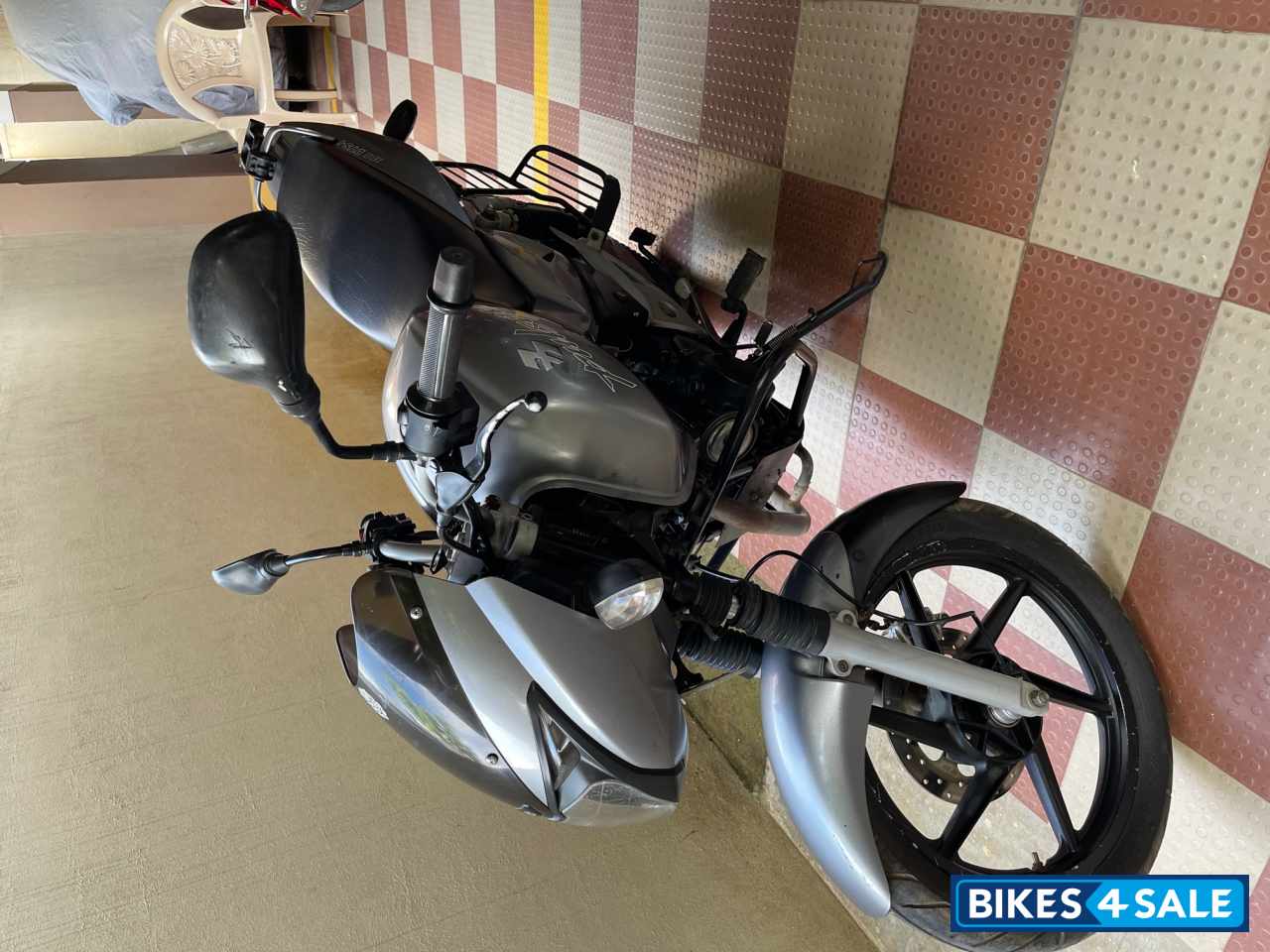 Grey Bajaj Pulsar 180 DTSi