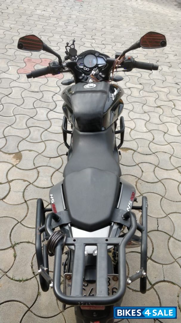 Bajaj Pulsar 200 NS ABS