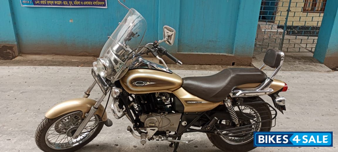 Golden Beige Met Bajaj Avenger Cruise 220