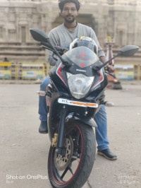 Black And Red Suzuki Gixxer SF