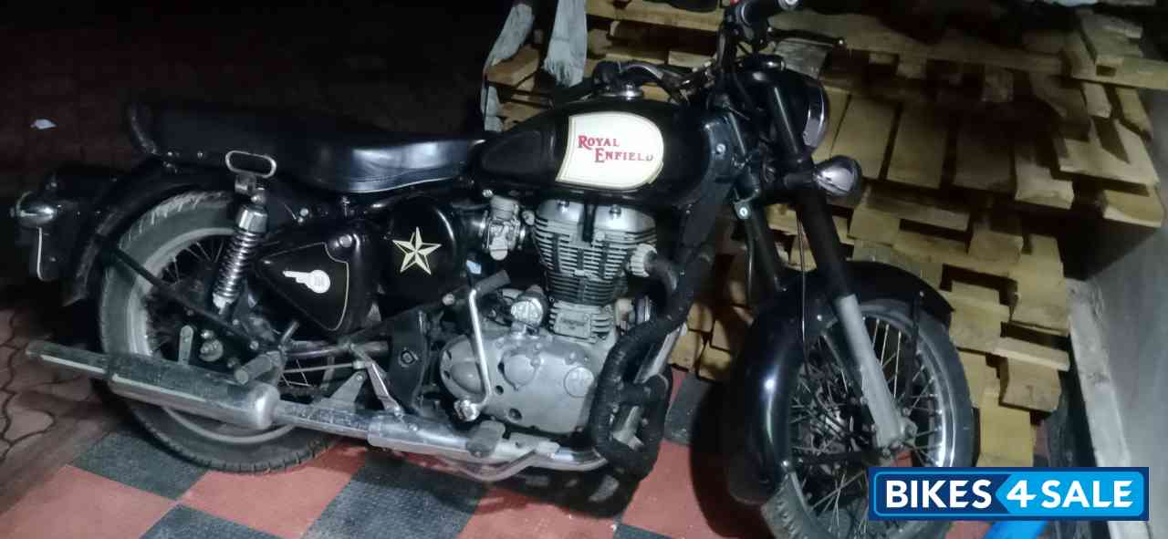 Black Royal Enfield Classic 350