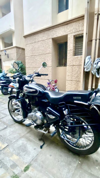 Black Royal Enfield Bullet Standard 500