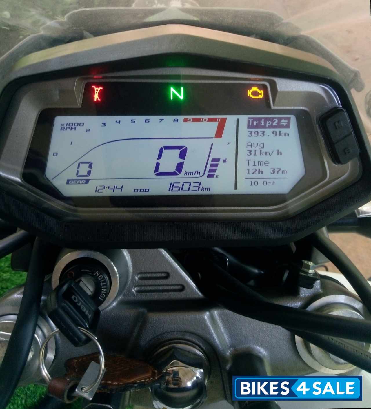 White Hero XPulse 200 BS6