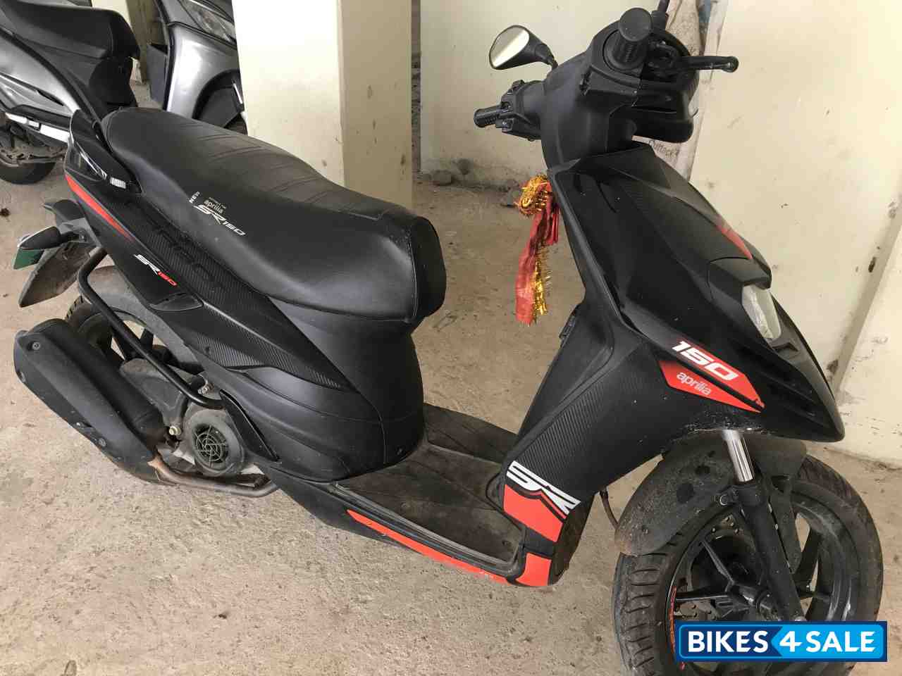 Aprilia SR 150 Carbon