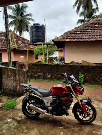 Mahindra Mojo XT 300 2018 Model
