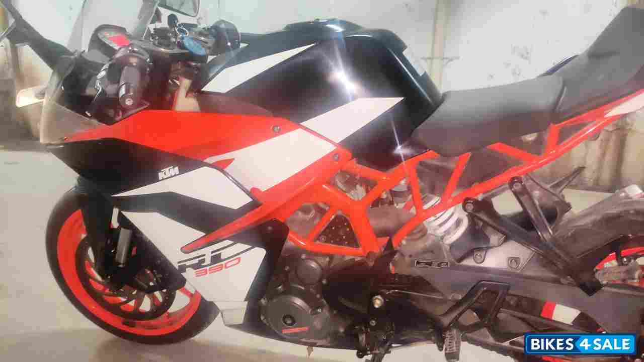 Orange Black KTM RC 390