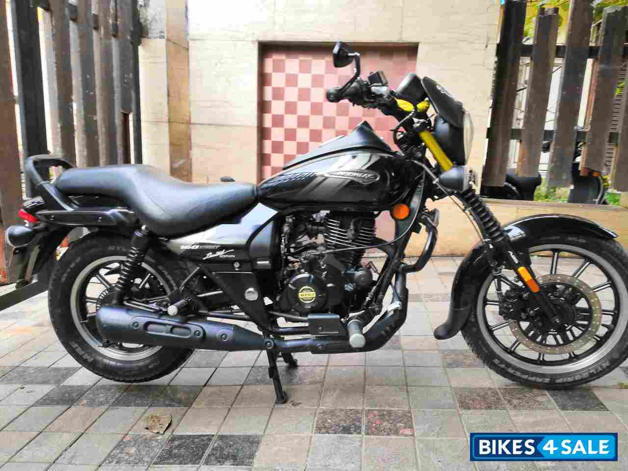 Bajaj Avenger Street 160 BS6