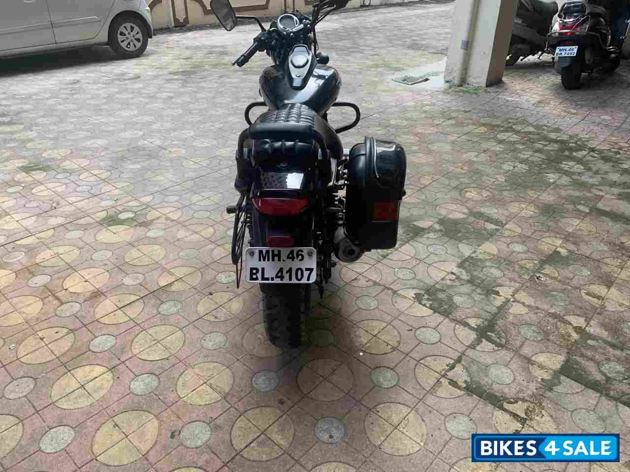 Black Matt Bajaj Avenger Street 220