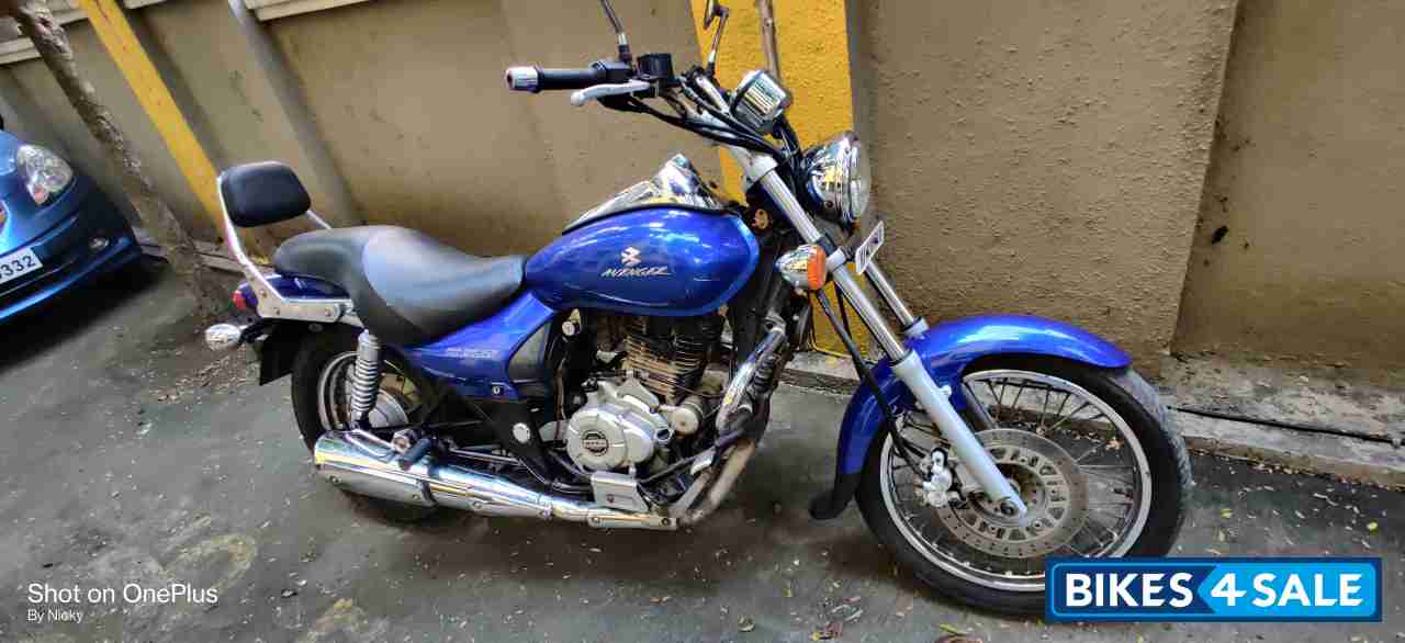 Bajaj Avenger 220 DTS-i