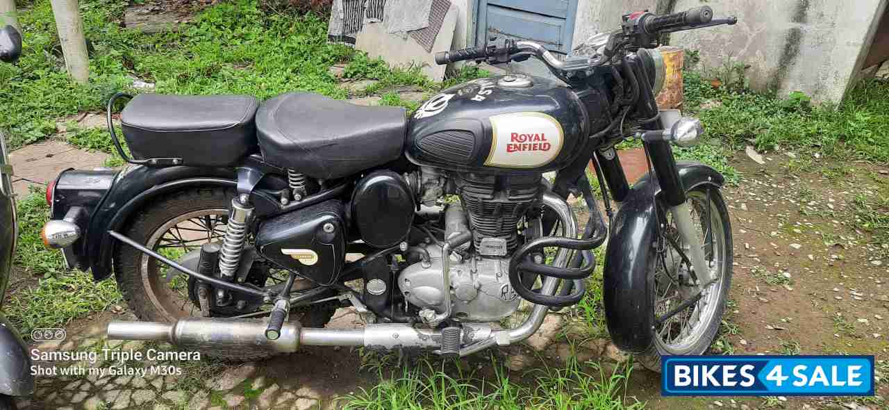 Black Royal Enfield Classic 350