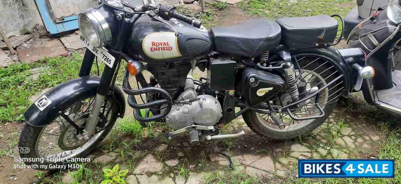 Black Royal Enfield Classic 350