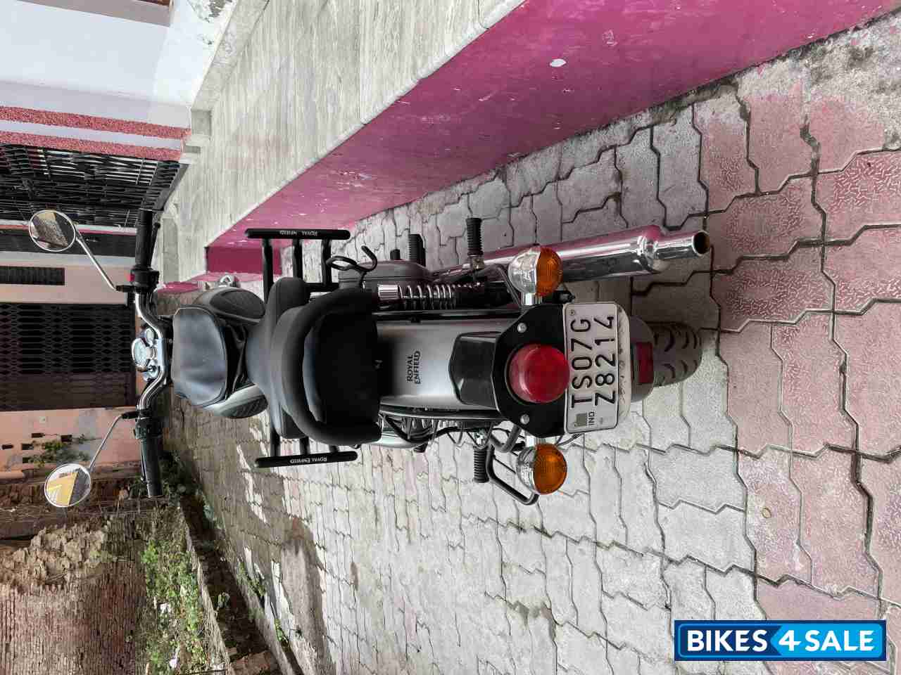 Gun Metal Grey Royal Enfield Classic Gunmetal Grey