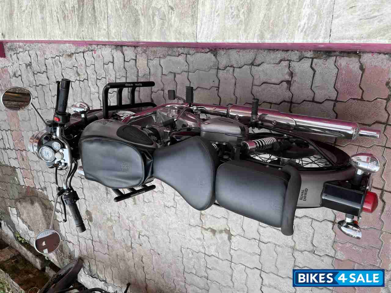 Gun Metal Grey Royal Enfield Classic Gunmetal Grey