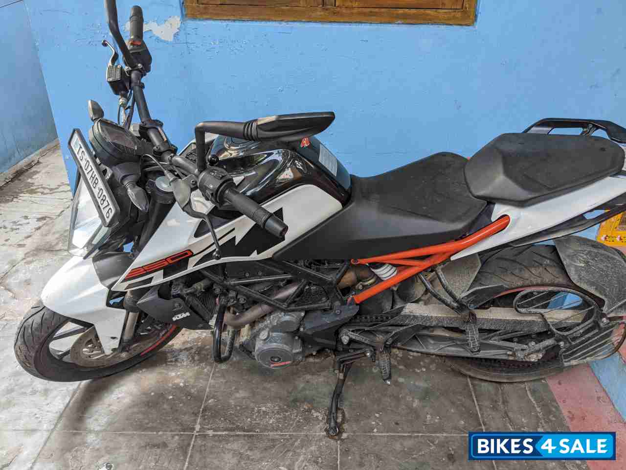 Black And White KTM Duke 250