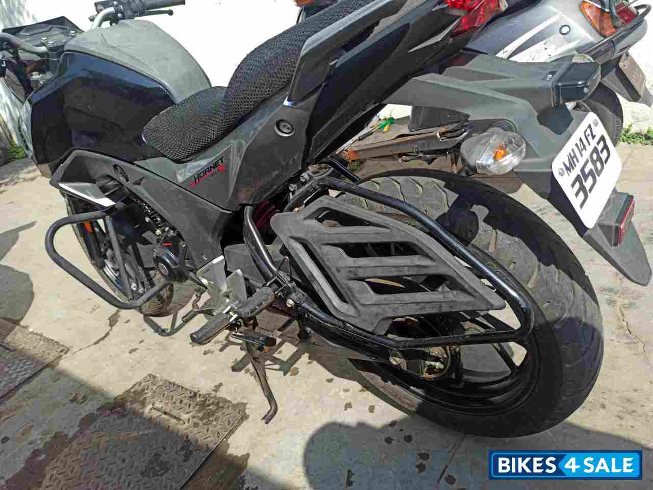 Honda CB Hornet 160R