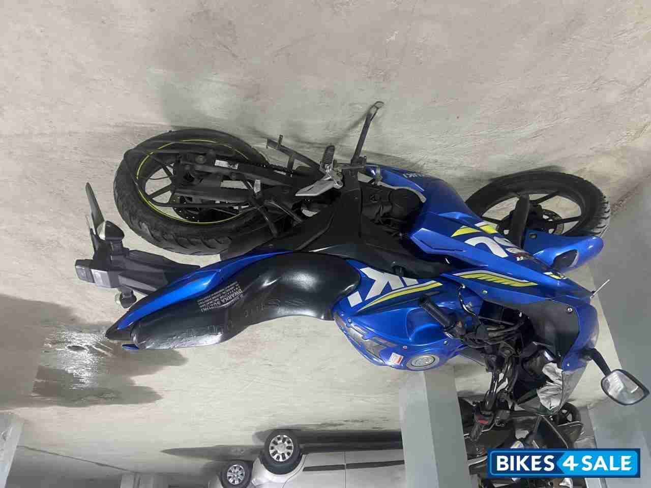 Blue Suzuki Gixxer SF