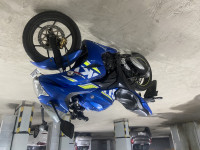 Blue Suzuki Gixxer SF