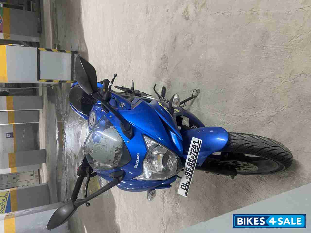 Blue Suzuki Gixxer SF