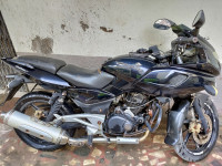 Black Bajaj Pulsar 220F