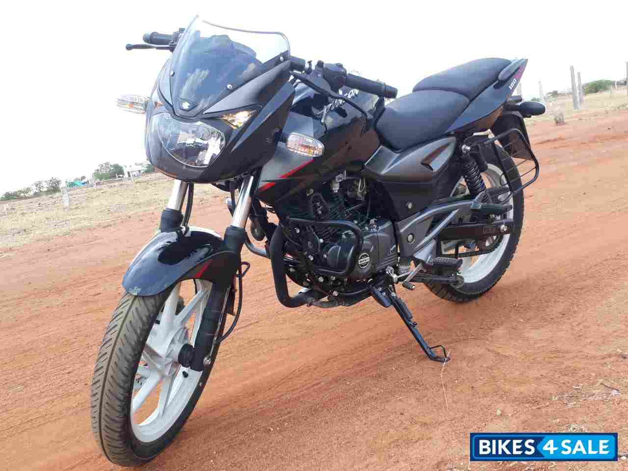Black Bajaj Pulsar 180 DTSi
