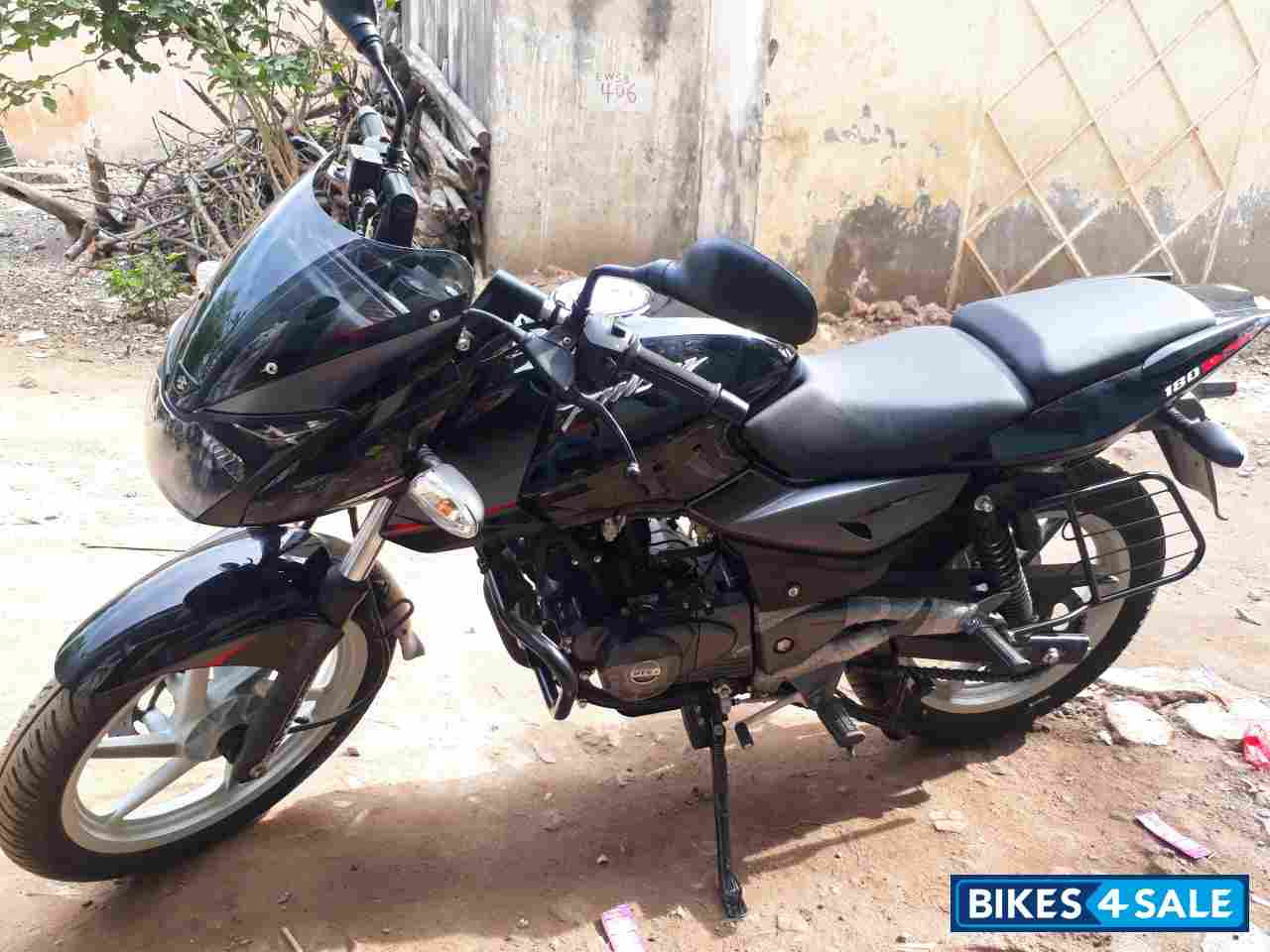 Black Bajaj Pulsar 180 DTSi