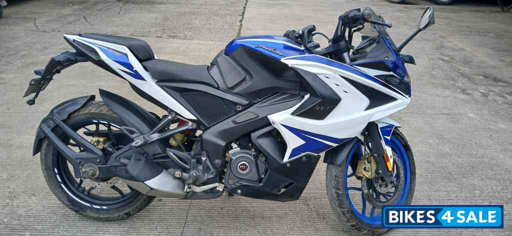 Bajaj Pulsar RS 200 ABS Bajaj Pulsar RS 200 ABS