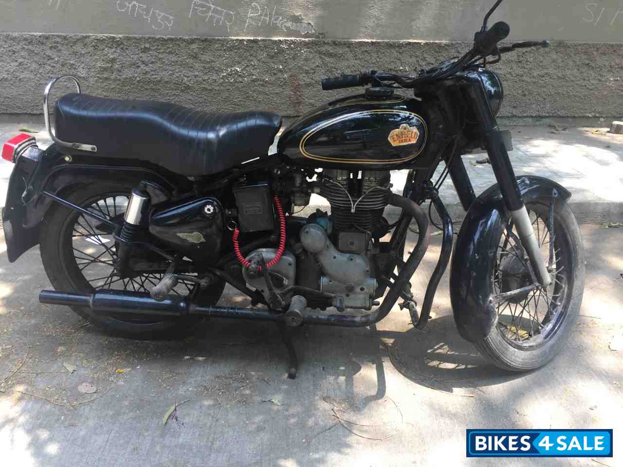 Black Royal Enfield Bullet Standard 350