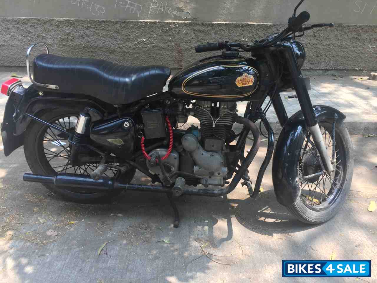 Black Royal Enfield Bullet Standard 350