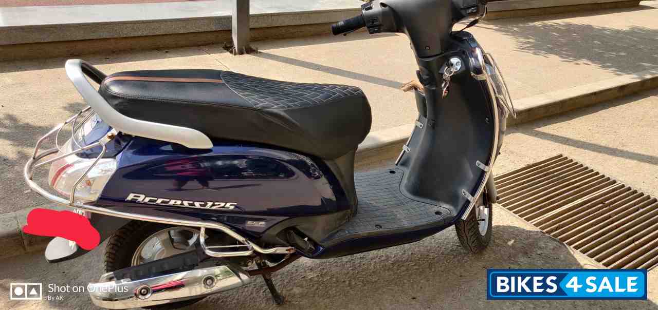 Blue Suzuki Access Access 125 Disc