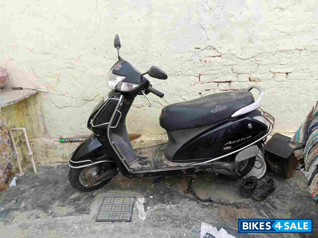 Black Honda Activa