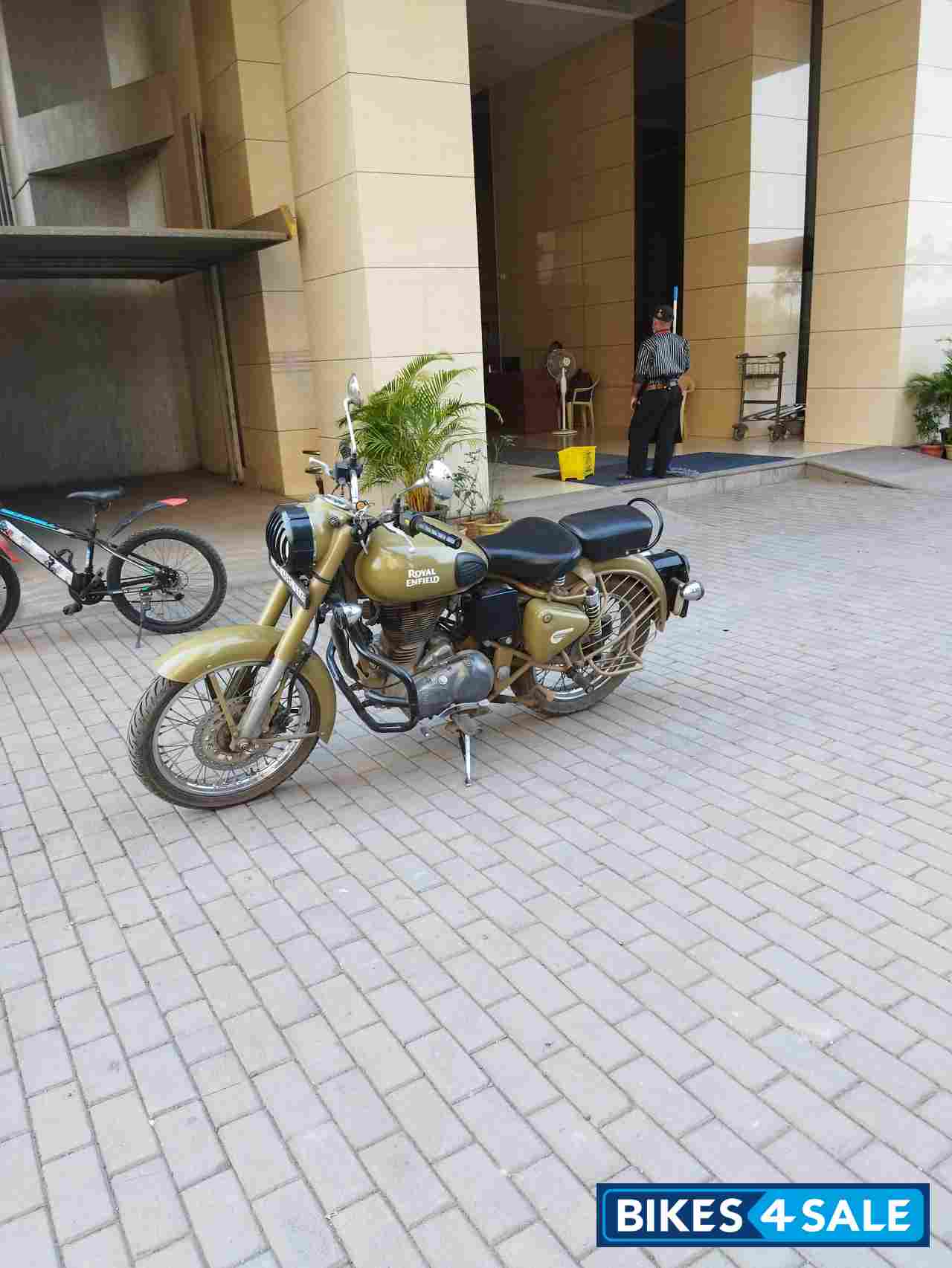 Royal Enfield Classic Desert Storm