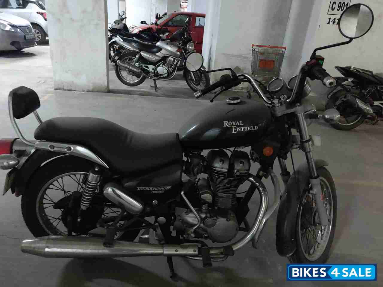 Black Royal Enfield Thunderbird TwinSpark 350