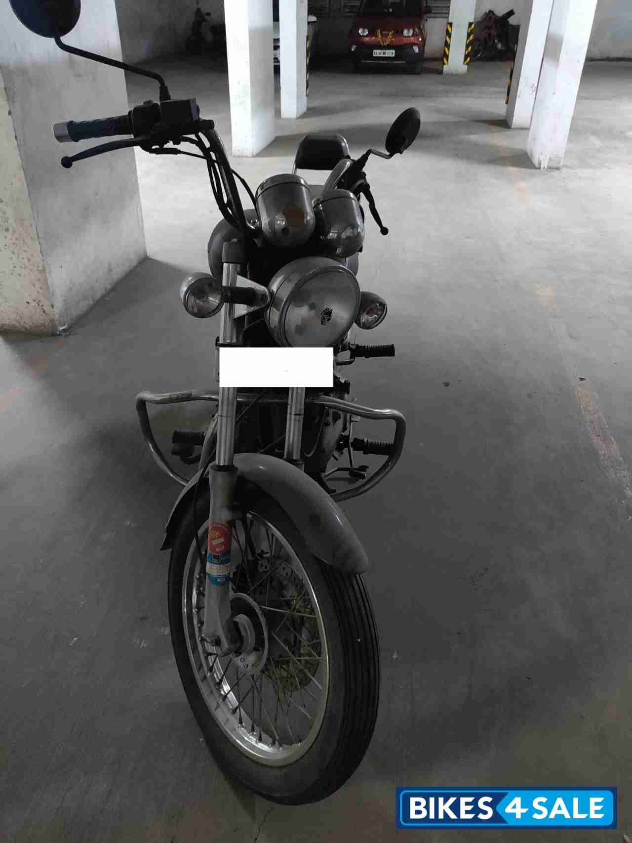 Black Royal Enfield Thunderbird TwinSpark 350