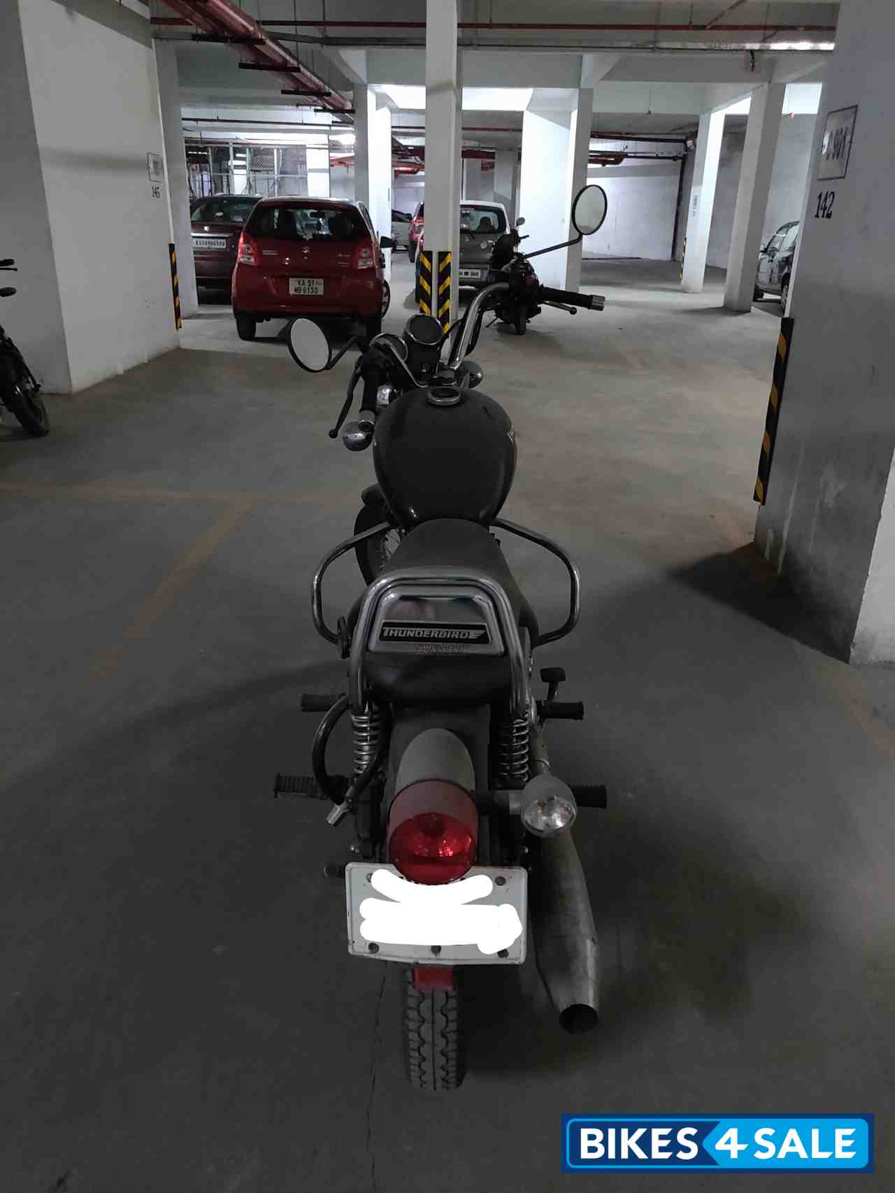 Black Royal Enfield Thunderbird TwinSpark 350